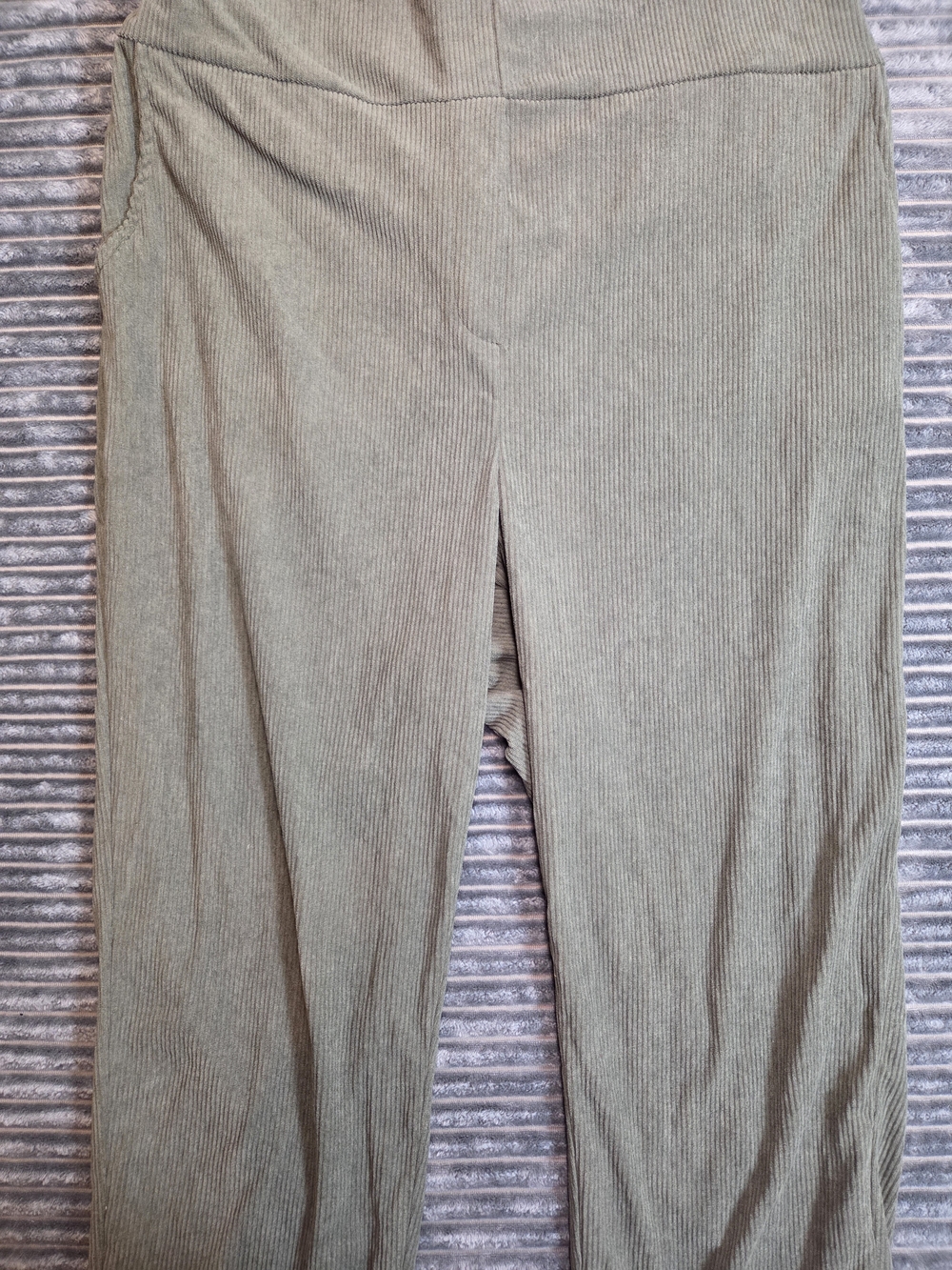 Olive Green Ribbed Overalls - Picture 3 of 9